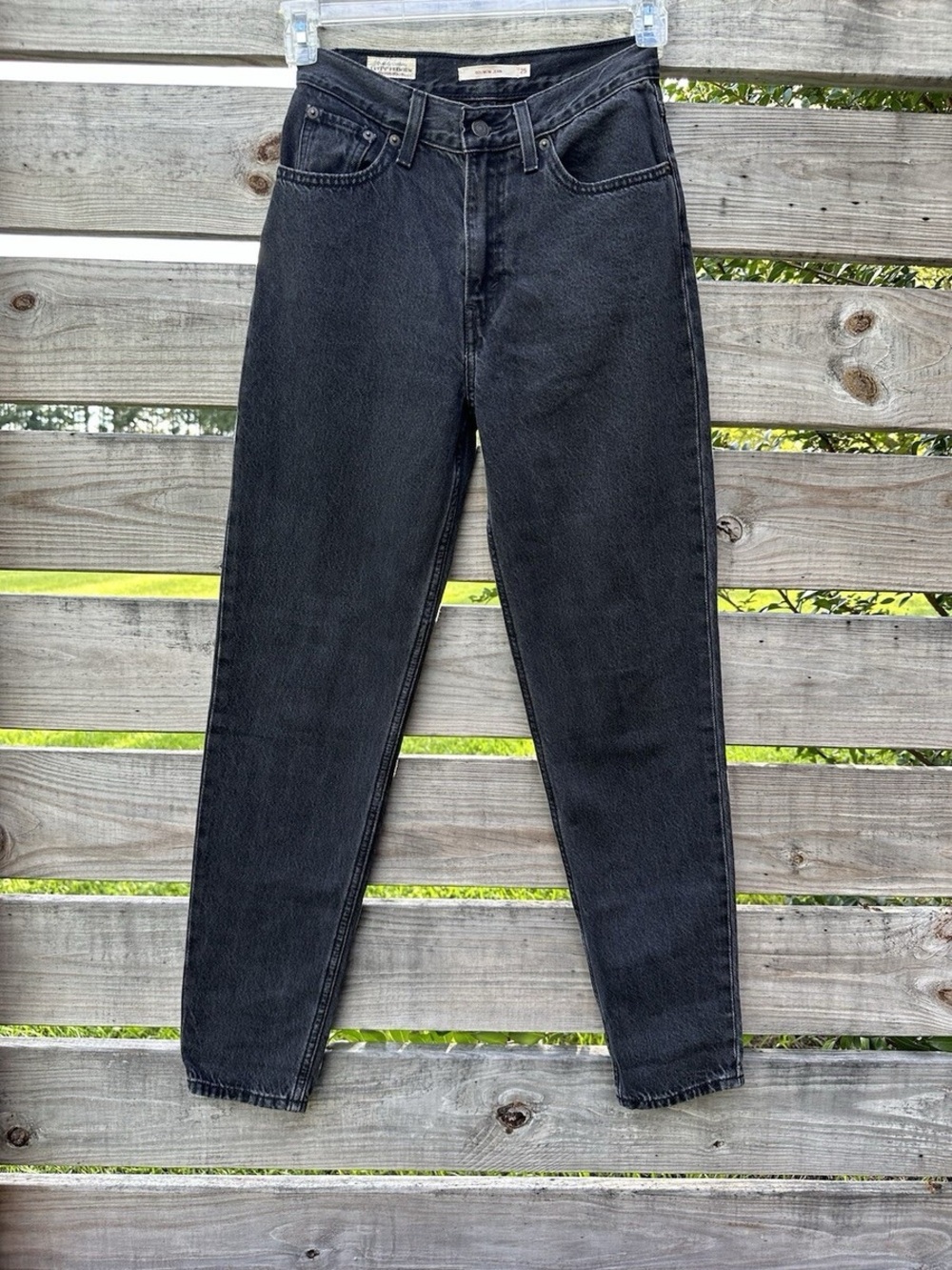 Levi's 80s Mom Jeans in Black